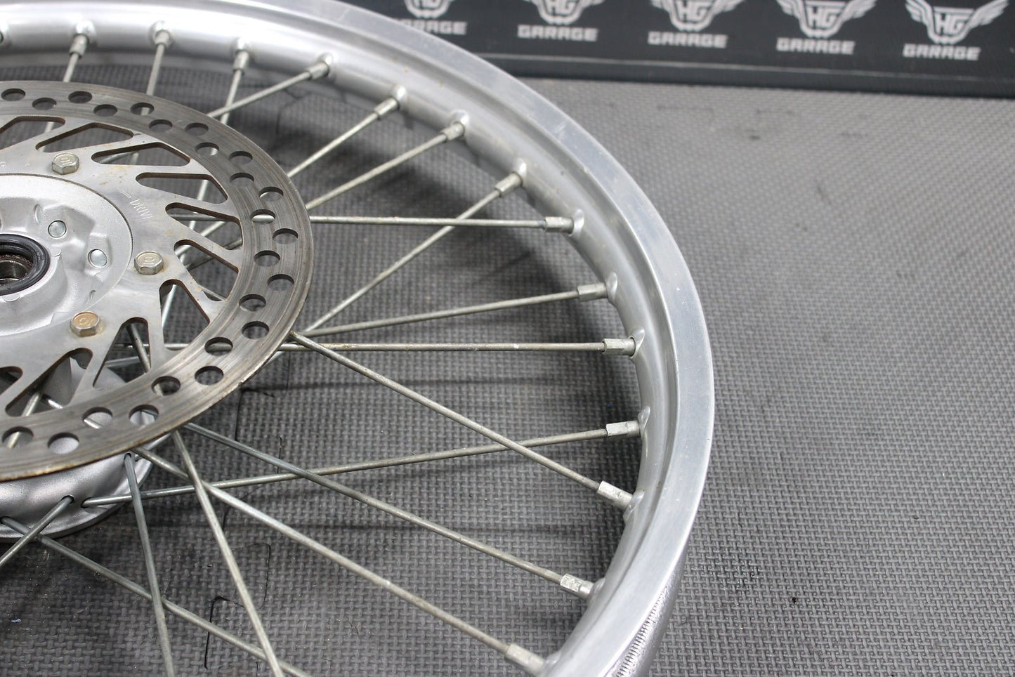 1999 Honda CR500R OEM Takasago Front Wheel Rim Hub Assembly 44650 - Mac - 680 - hggarage