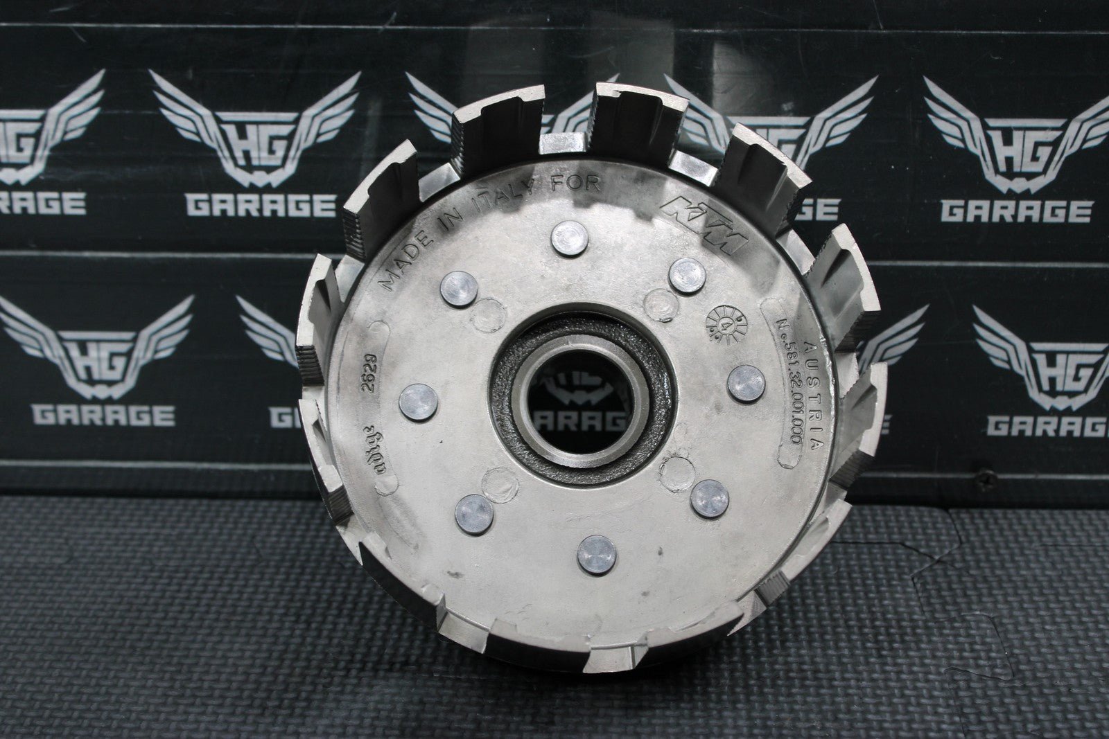 2000 KTM 250 300 EXC OEM CLUTCH BASKET 54632001272 - hggarage