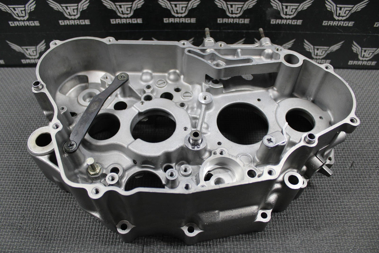 2003 KAWASAKI KLX400SR DRZ400 OEM LEFT RIGHT CRANKCASE CRANK CASE SET 14001 - S015 - hggarage