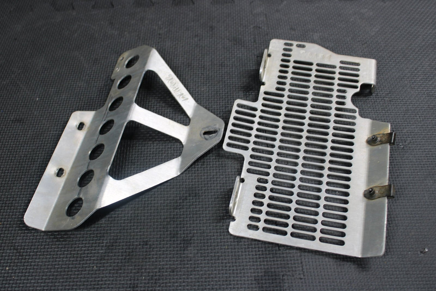 2007 HONDA CR125R DEVOL RADIATOR GUARD SHIELD LOUVER VENT RIGHT SIDE 19010 - KSR - 7 - hggarage