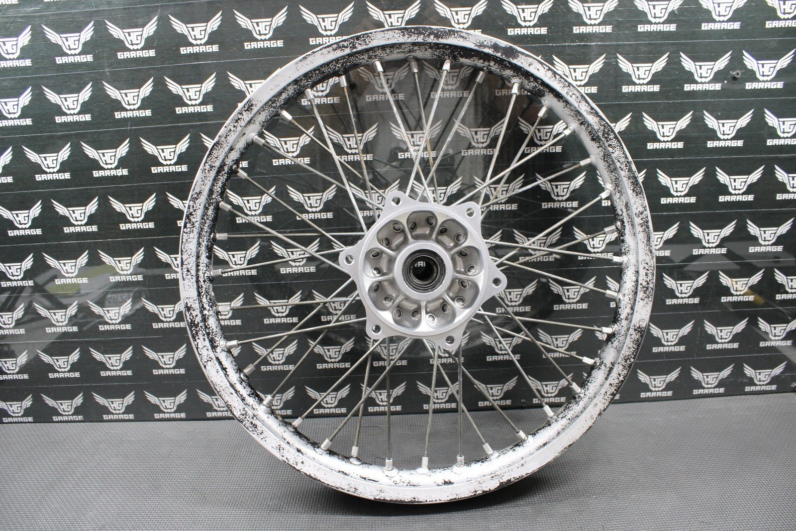 1999 SUZUKI 96 - 99 RM125 OEM 19" x 1.85" REAR BACK WHEEL RIM HUB 64111 - 43D00 - hggarage