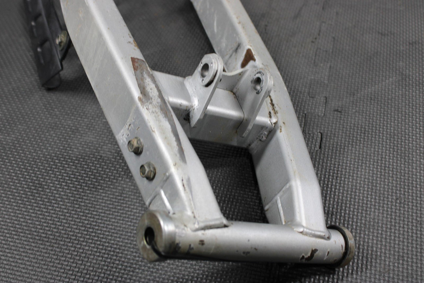 2000 YAMAHA 00 - 04 TTR125L OEM BIGWHEEL SWINGARM SWING ARM SUSPENSION - hggarage