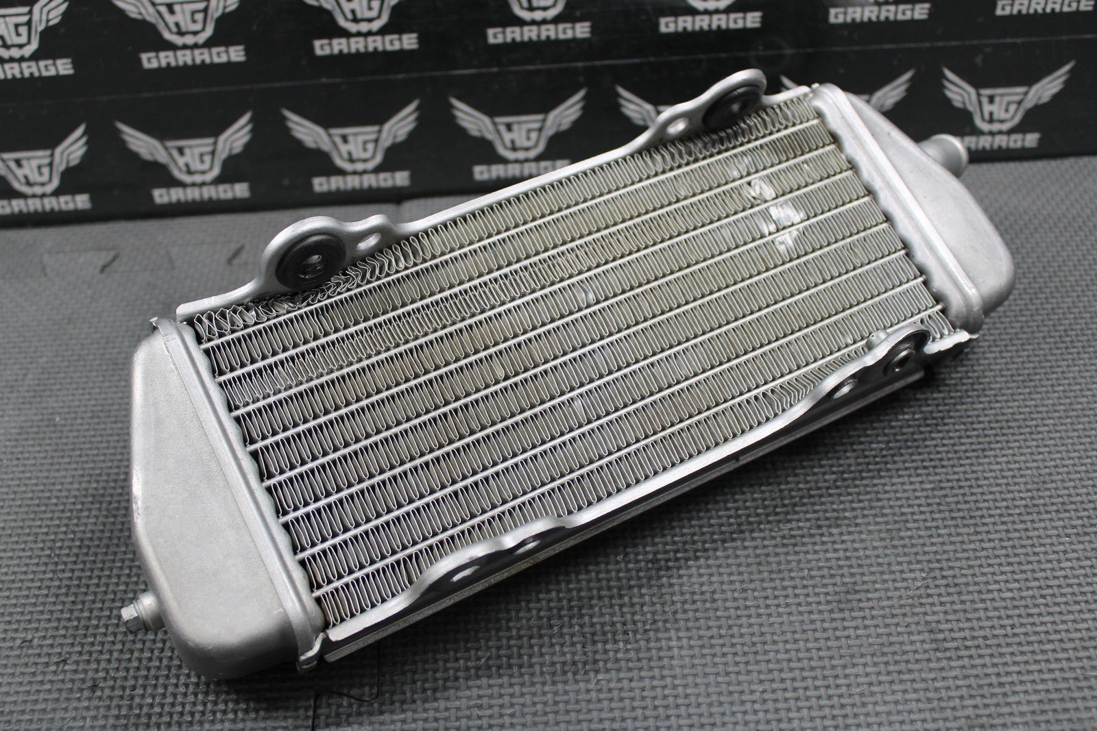 2004 98 - 06 KTM 125SX OEM RIGHT SIDE RADIATOR COOLER RADIATOR 50335008100 - hggarage