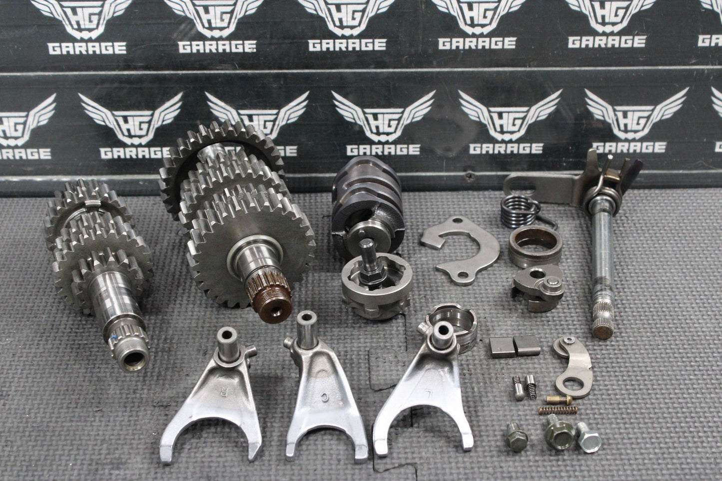 2006 YAMAHA YZ250F OEM ENGINE TRANSMISSION TRANNY GEAR BOX SHIFT SHAFT GEARS - hggarage