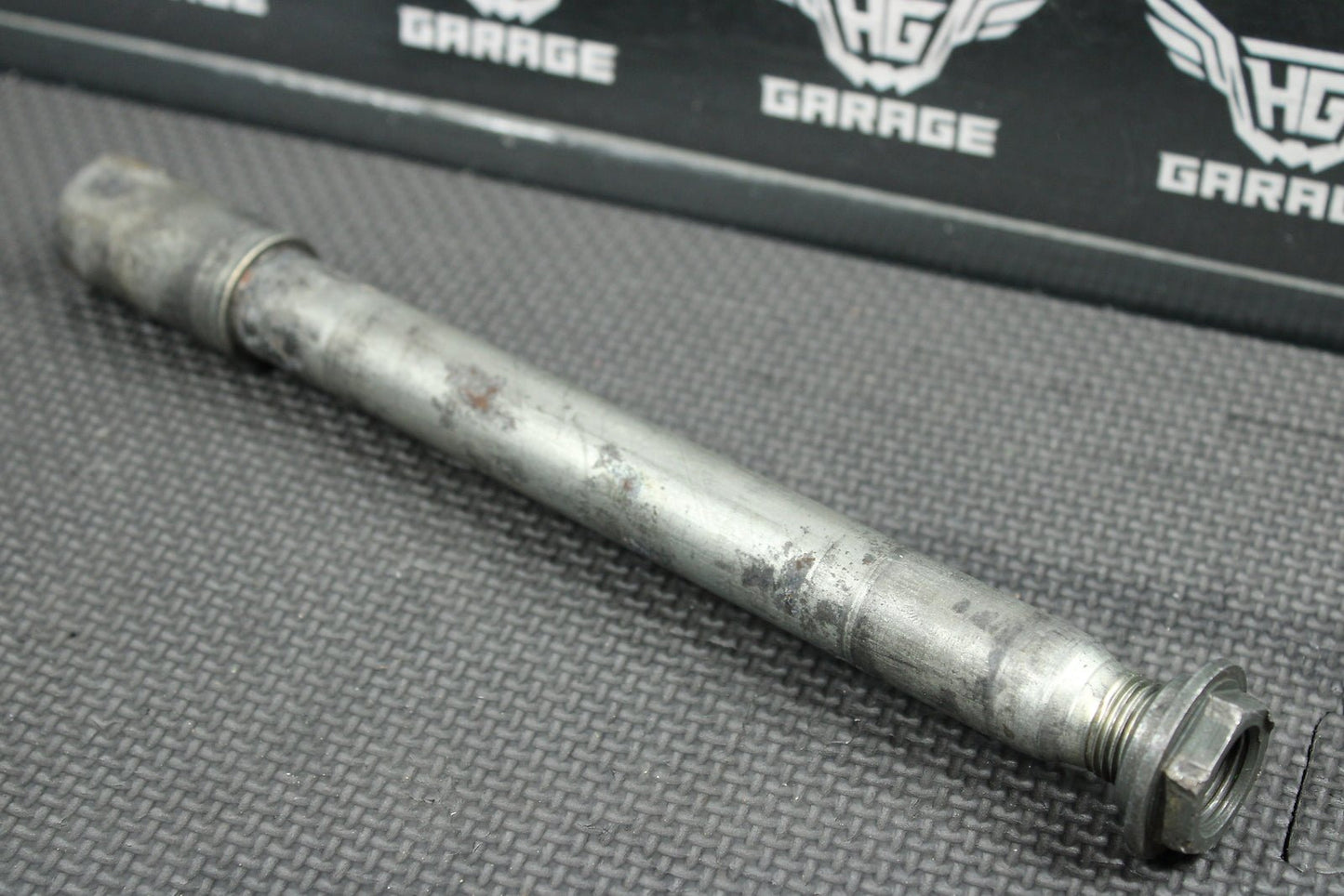 2004 Yamaha YZ450F OEM Front Wheel Rim Axle Pivot Bolt 5BE - 25181 - 00 - 00 - hggarage