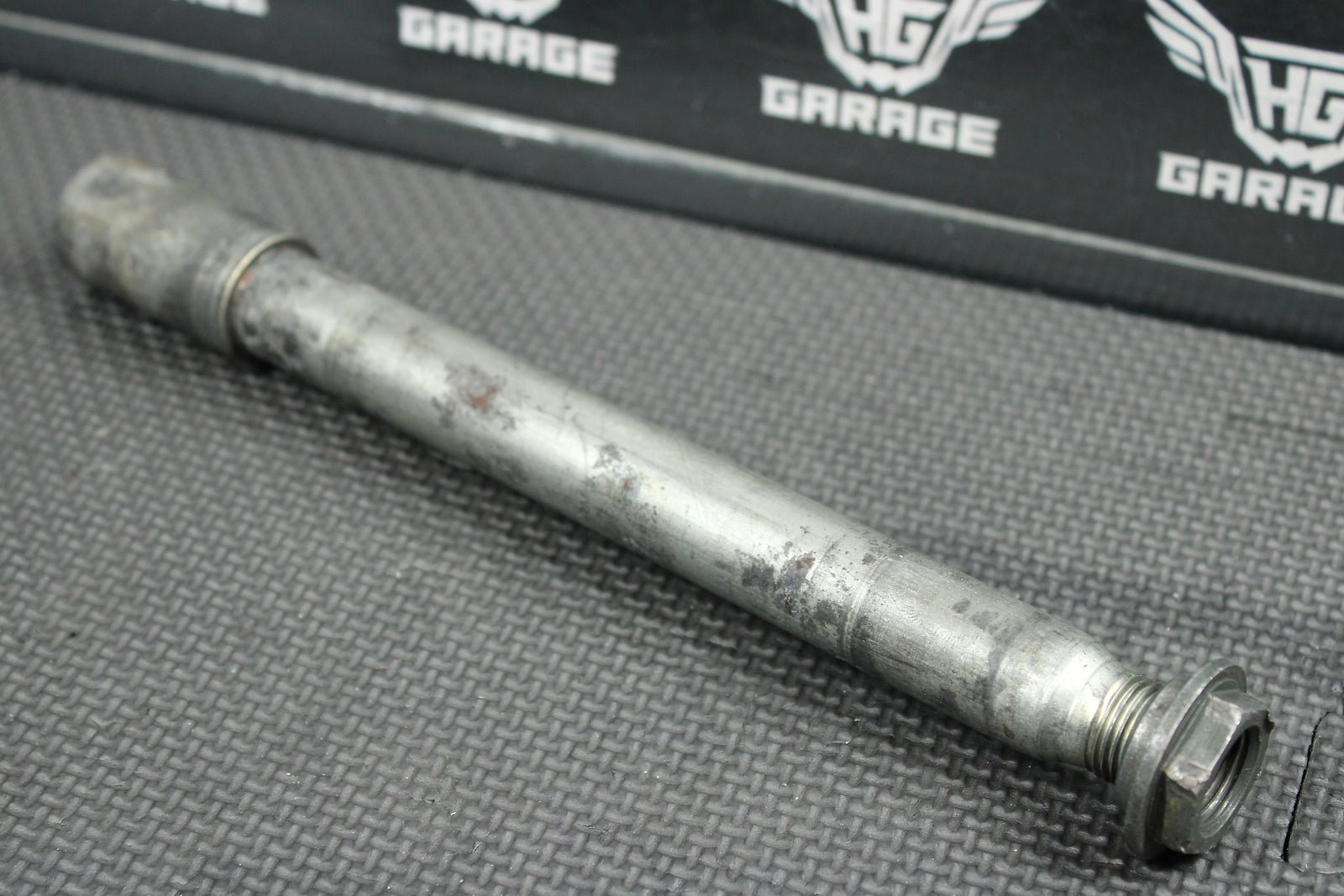 2004 Yamaha YZ450F OEM Front Wheel Rim Axle Pivot Bolt 5BE - 25181 - 00 - 00 - hggarage