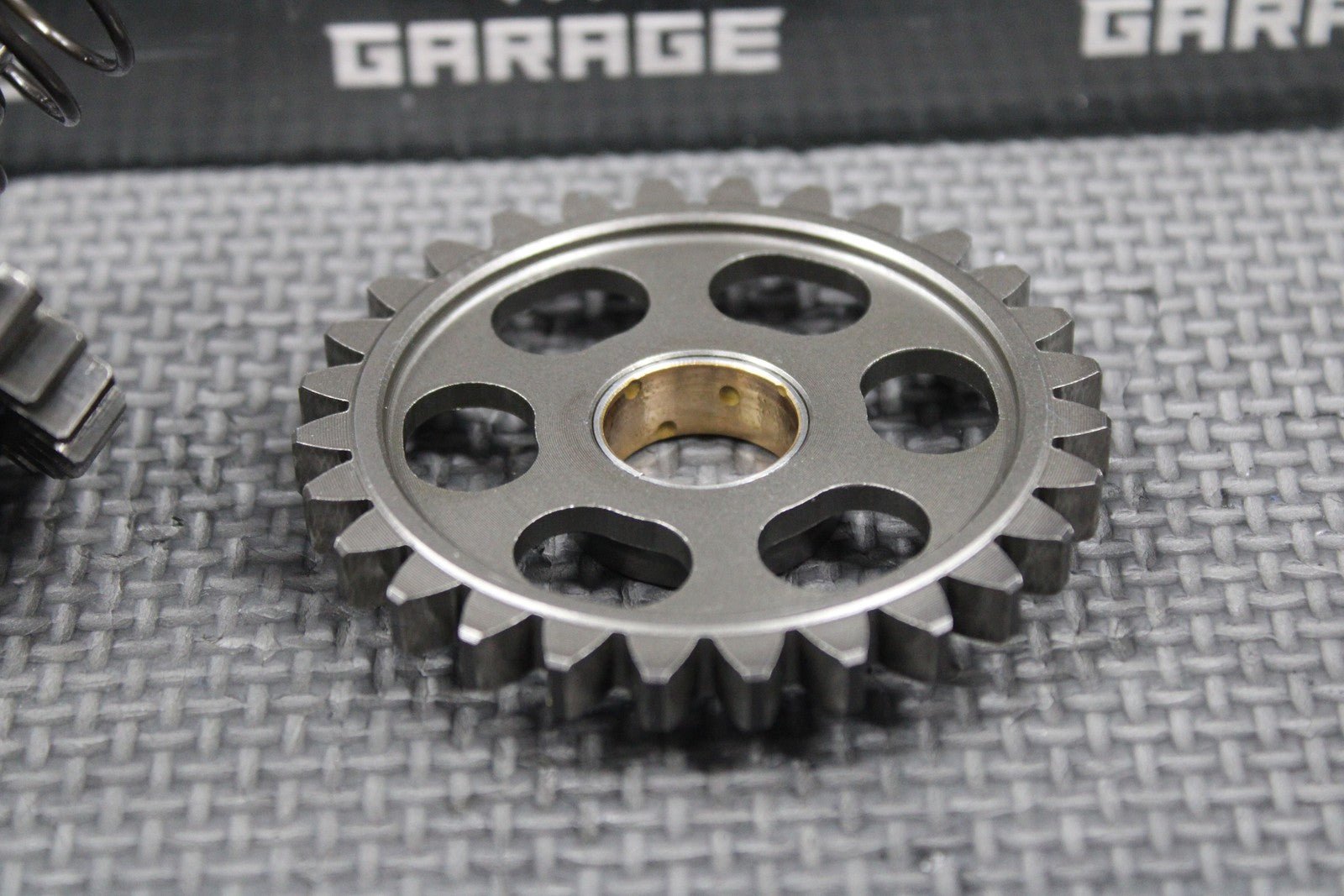 2020 SUZUKI 19 - 25 RMZ250 OEM KICKSTART KICK START SHAFT W IDLER GEAR 26211 - 46K00 - hggarage