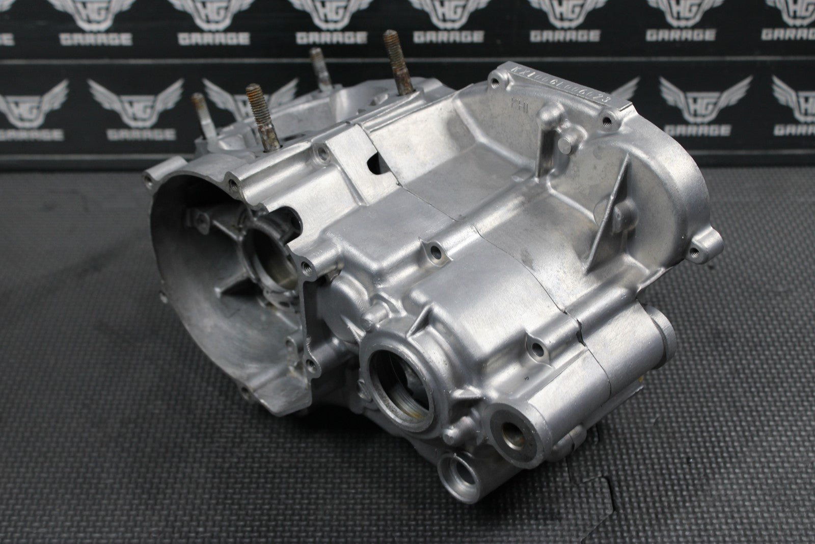 2001 KAWASAKI 01 - 05 KX100 KX85 OEM LEFT RIGHT ENGINE MOTOR CRANKCASE CRANK CASES - hggarage