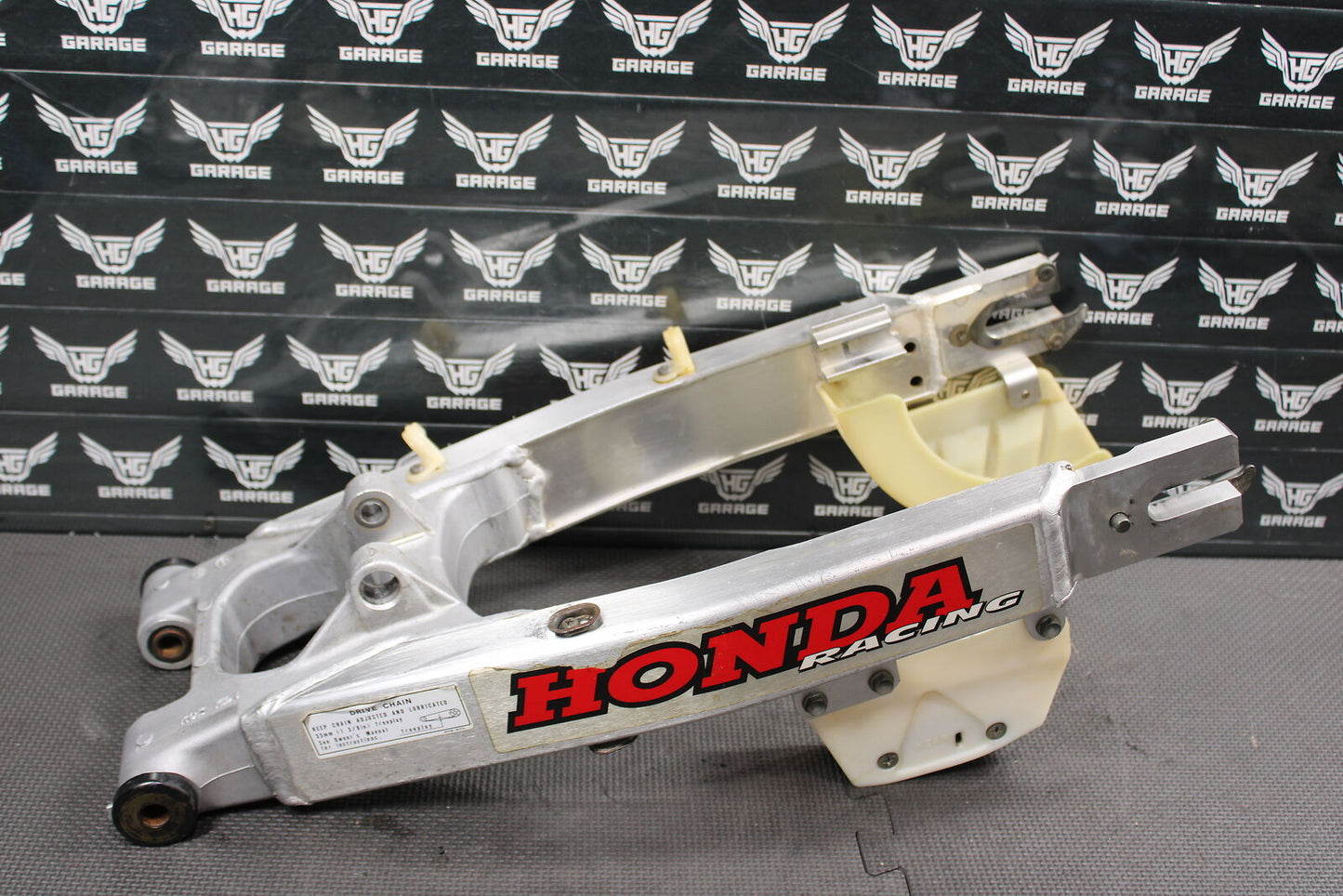 2001 HONDA XR250R OEM SWINGARM SWING ARM SUSPENSION 52200-KCE-000