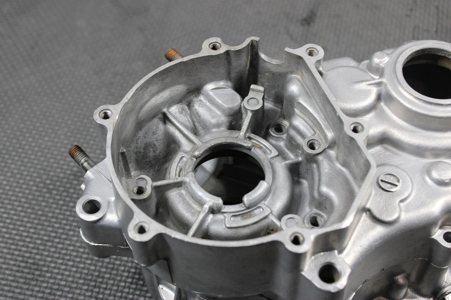 2001 KAWASAKI 01 - 05 KX100 KX85 OEM LEFT RIGHT ENGINE MOTOR CRANKCASE CRANK CASES - hggarage