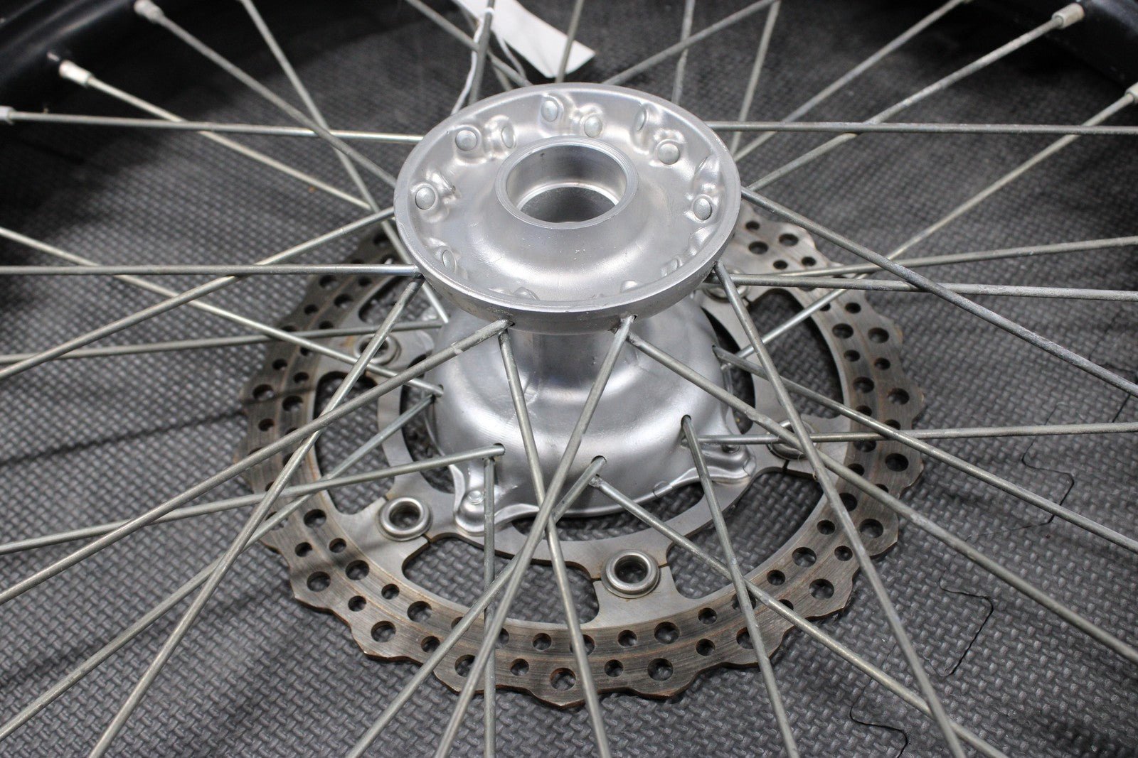 2014 KAWASAKI KX250F 10 - 18 OEM FRONT WHEEL RIM HUB SPOKES ASSEMBLY BLACK - hggarage