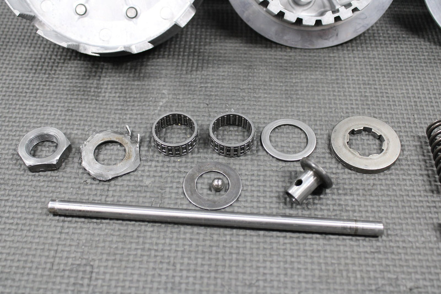1985 HONDA CR125R OEM COMPLETE CLUTCH W BASKET HUB PRESSURE PLATE 22100 - KA3 - 760 - hggarage