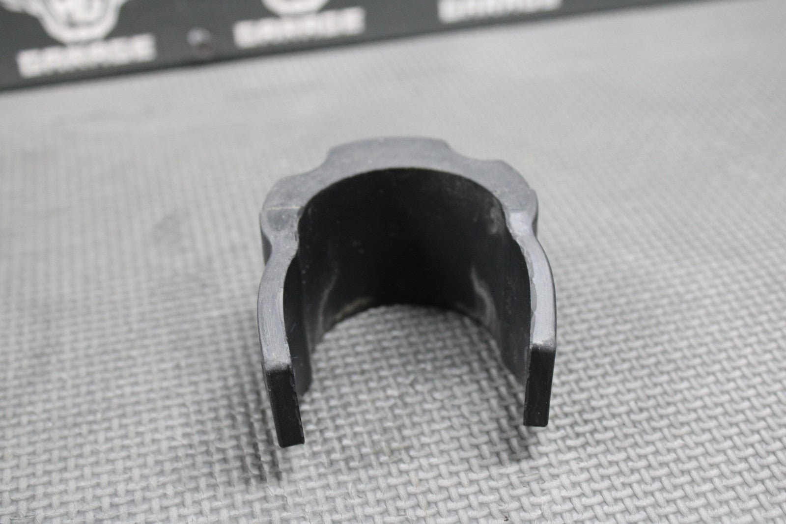 2002 HONDA XR200R 86 - 02 OEM GAS FUEL TANK SEAT FRAME DAMPER RUBBER MOUNTS GUARDS - hggarage
