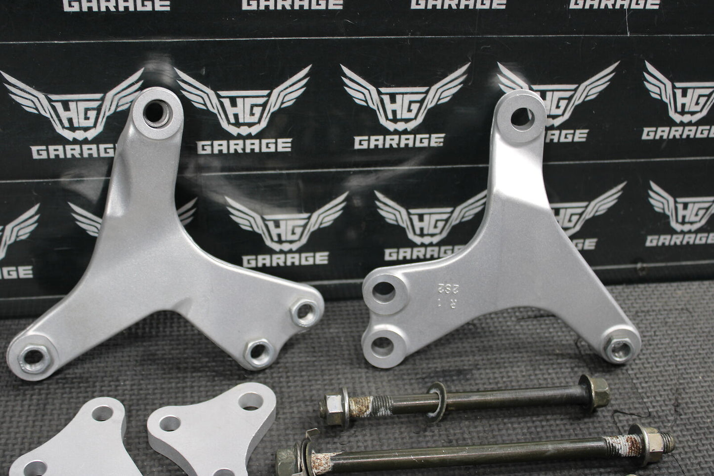 2006 YAMAHA 06-09 YZ450F OEM ENGINE MOTOR MOUNT STAY BRACKETS