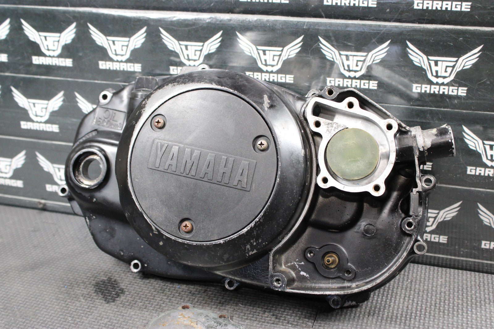 1991 YAMAHA BANSHEE 350 OEM ENGINE MOTOR RIGHT SIDE CLUTCH COVER 2GU - 15421 - 00 - 00 - hggarage