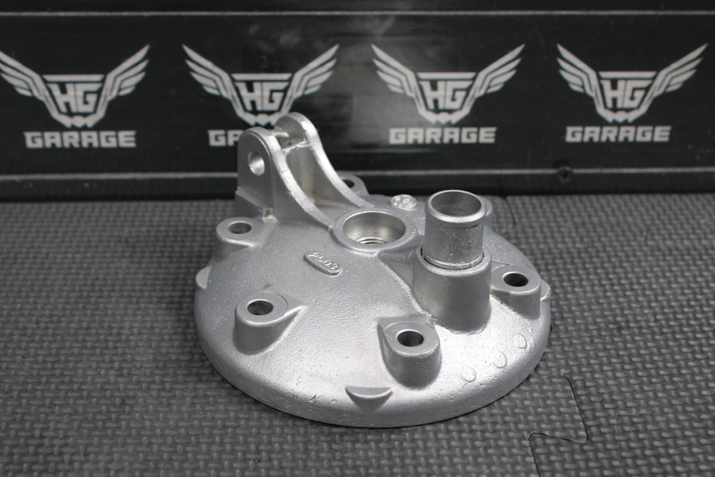 2000 KTM 250 EXC OEM ENGINE MOTOR CYLINDER HEAD COVER DOME TOPEND 54630206000 - hggarage