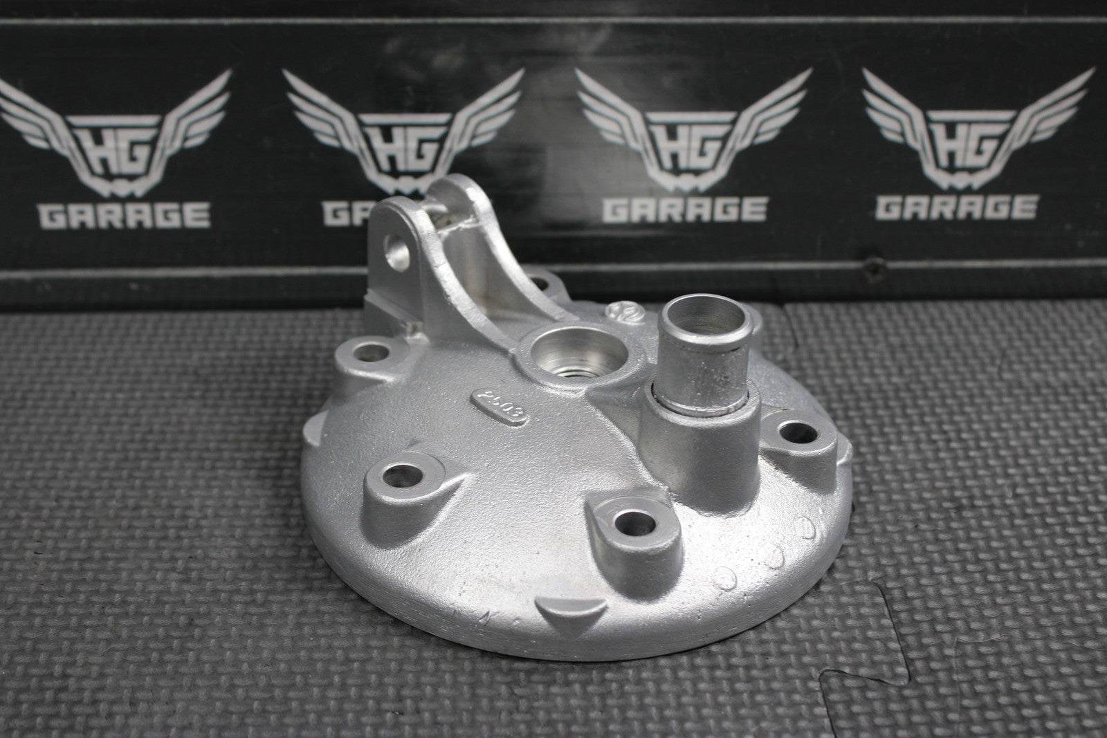 2000 KTM 250 EXC OEM ENGINE MOTOR CYLINDER HEAD COVER DOME TOPEND 54630206000 - hggarage
