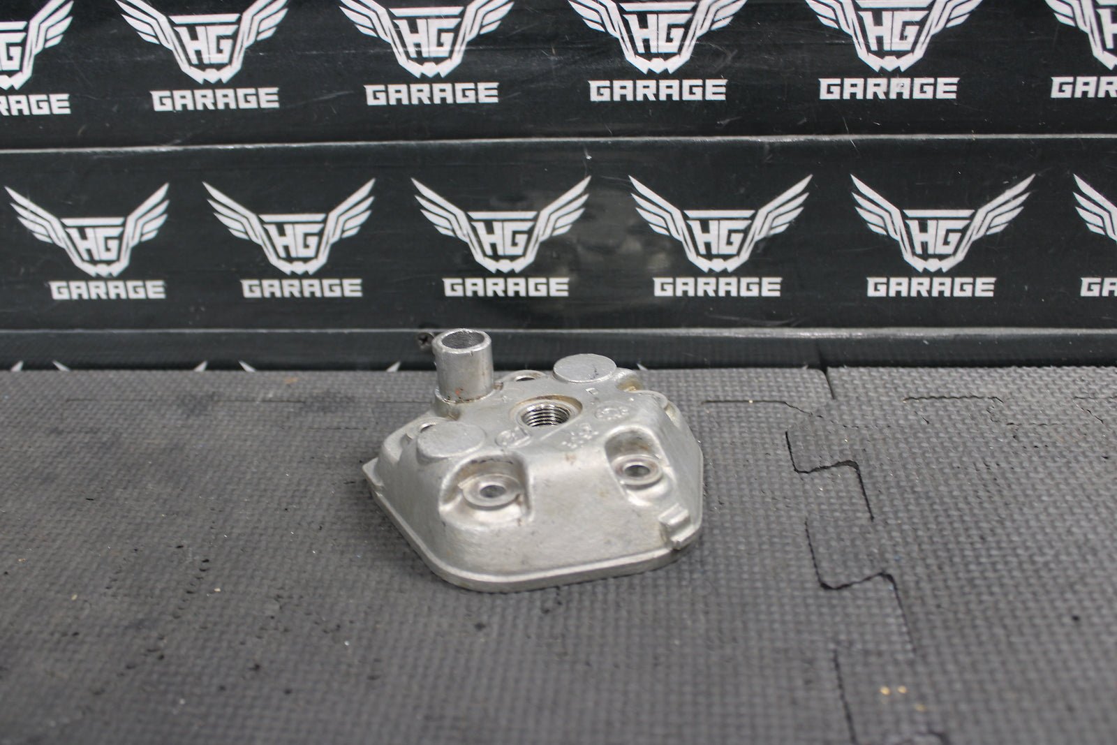 2003 KTM 65 ENGINE MOTOR CYLINDER HEAD COVER DOME CHAMBER 46030006700 - hggarage