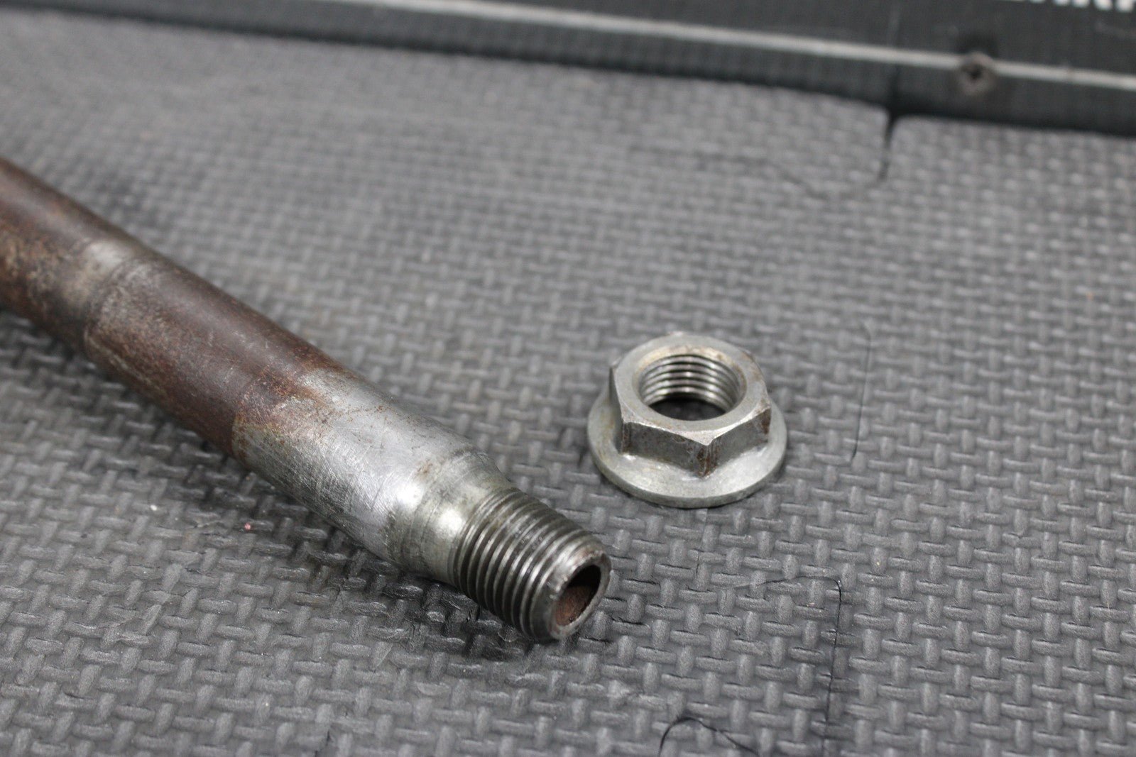 1998 HONDA CR125R 95 - 01 OEM FRONT WHEEL RIM AXLE PIVOT BOLT 44301 - MAC - 780 - hggarage