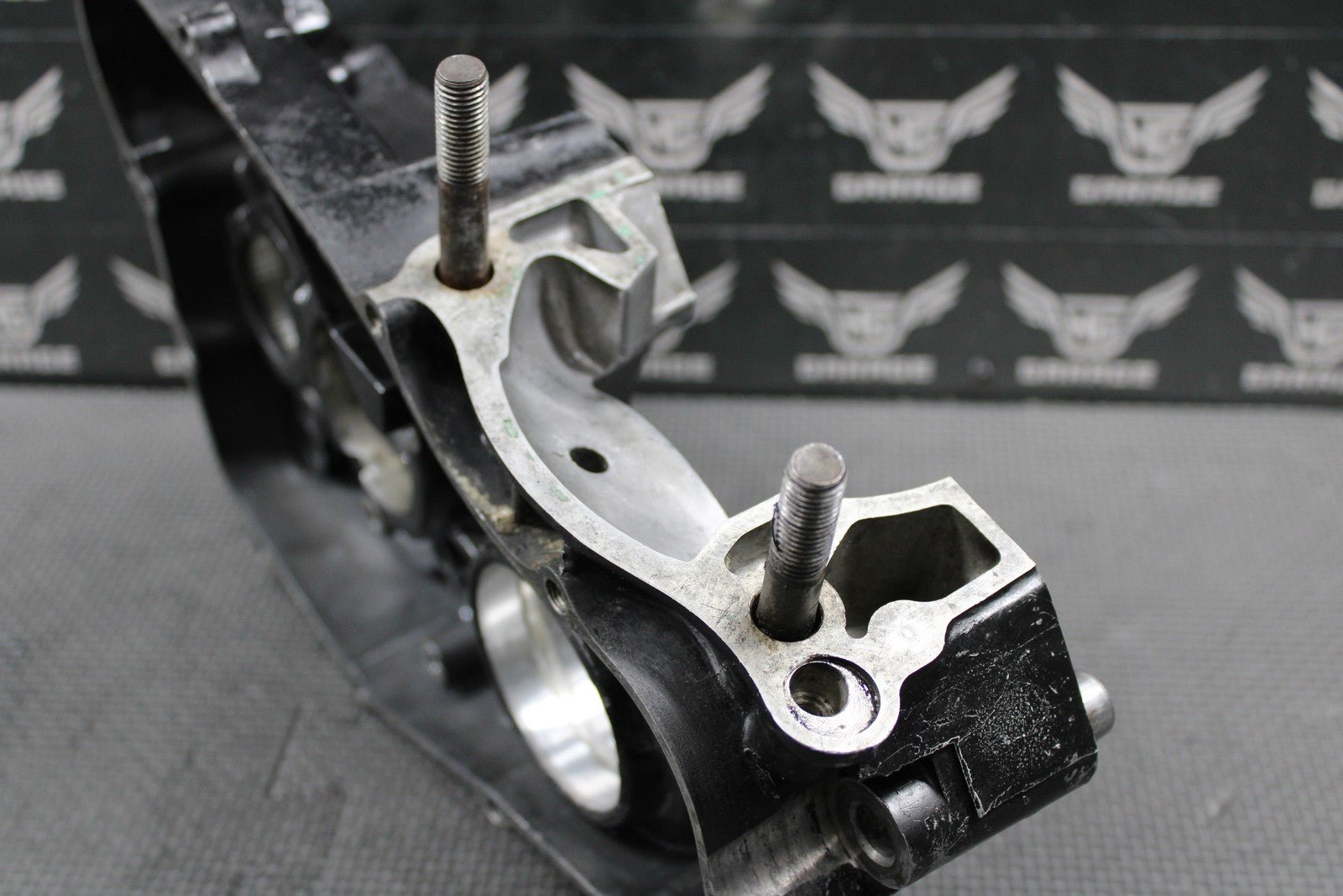 1988 HONDA CR250R OEM RIGHT ENGINE MOTOR CRANKCASE CRANK CASE 111A0 - KS7 - 830 NICE - hggarage