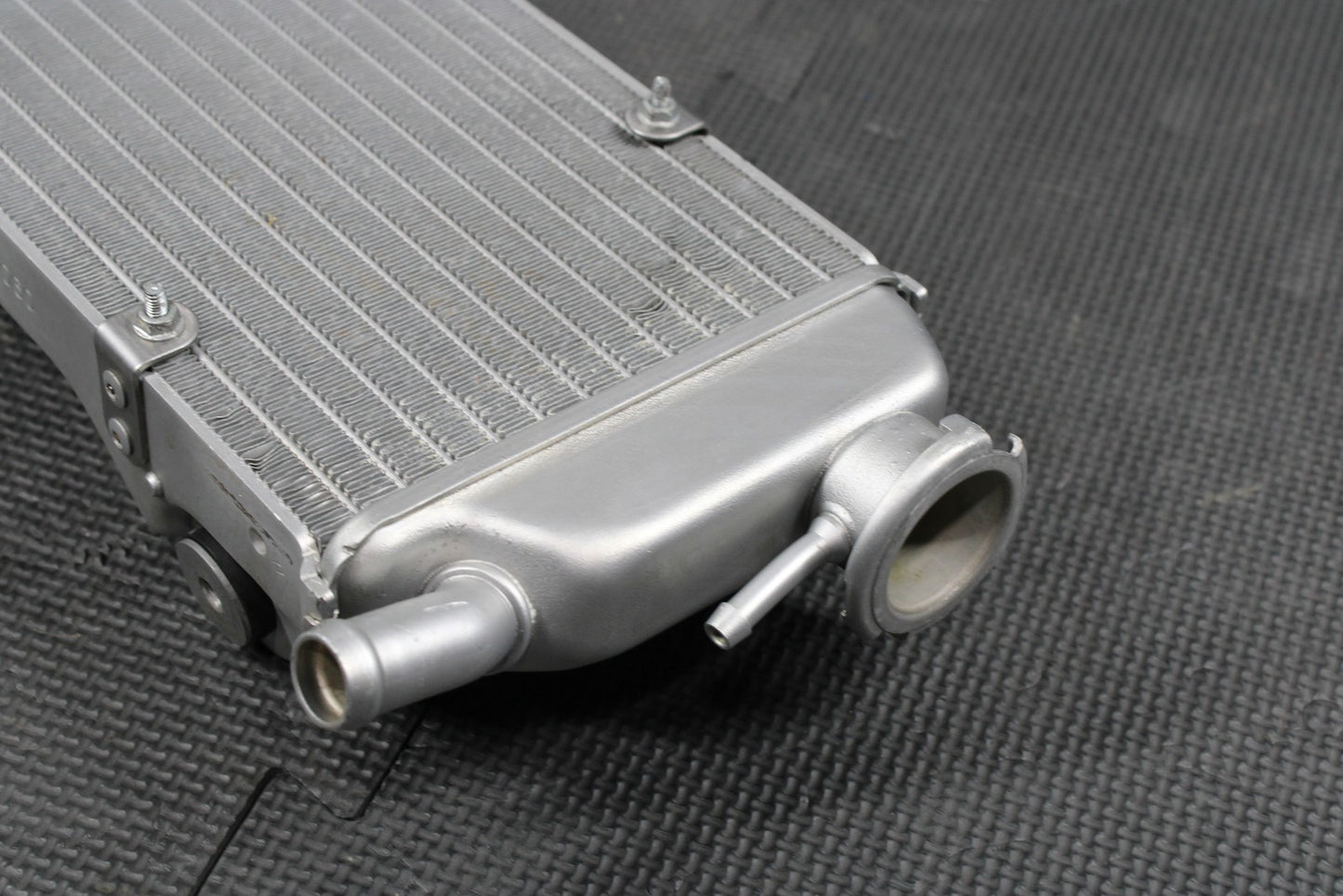 2013 HUSQVARNA TE511 OEM ENGINE LEFT SIDE MOTOR COOLING COOLER RADIATOR 8000H741 - hggarage