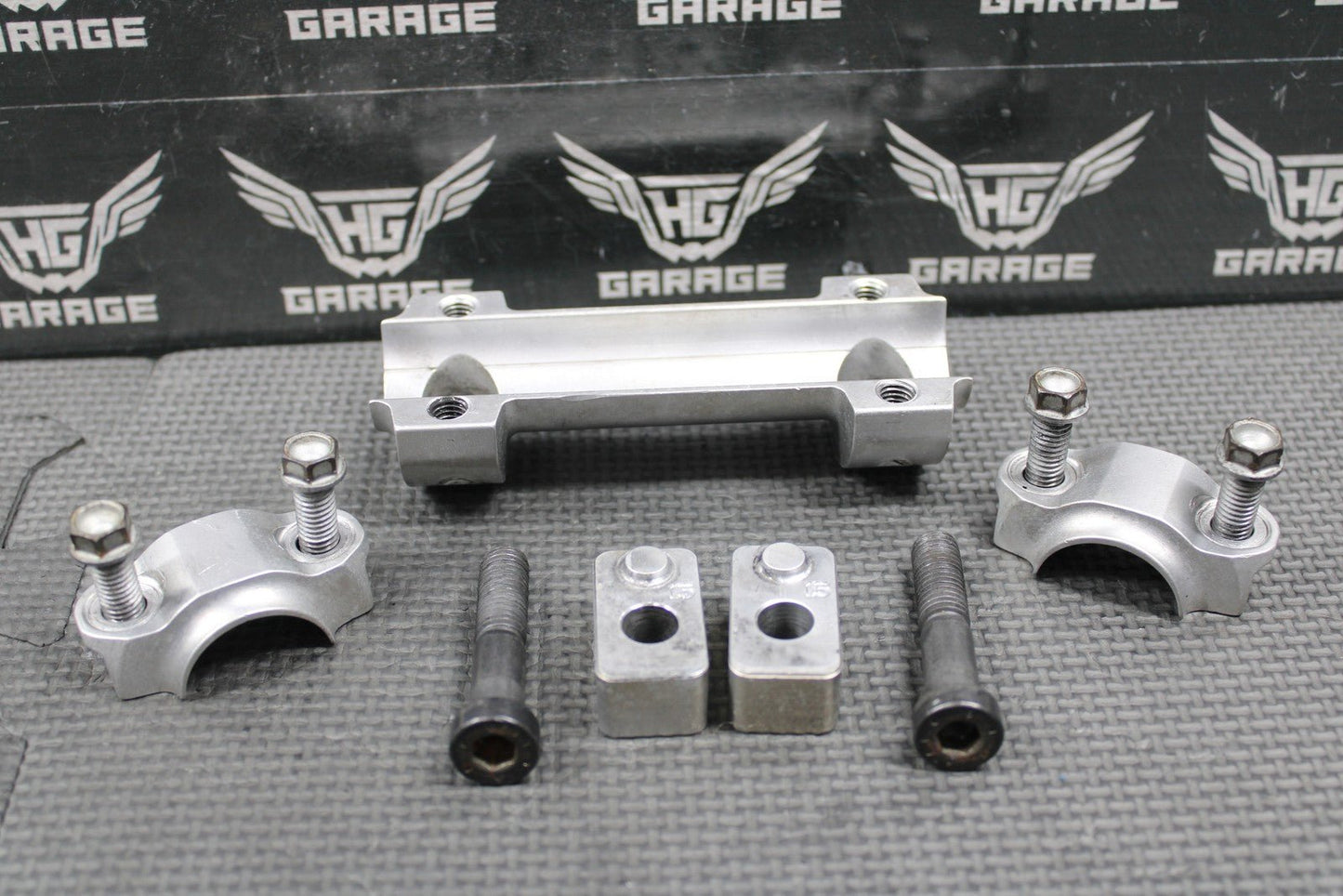 2004 KTM 125SX OEM FRONT FORK TRIPLE TREE HANDLEBAR BAR CLAMP 5900103930001 - hggarage