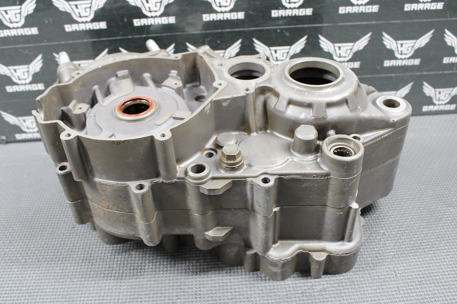 2001 KTM 300 EXC OEM LEFT RIGHT ENGINE MOTOR CRANKCASE CRANK CASES 54730000144 - hggarage