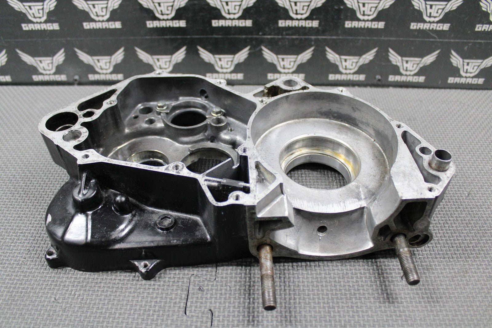 1988 HONDA CR250R OEM RIGHT ENGINE MOTOR CRANKCASE CRANK CASE 111A0 - KS7 - 830 NICE - hggarage