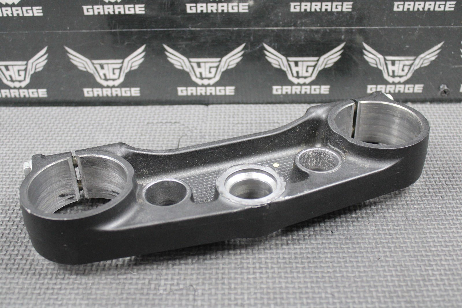 2019 SUZUKI RMZ250 OEM FRONT FORK UPPER TRIPLE TREE CLAMP BRACKET 51311 - 46K00 - hggarage