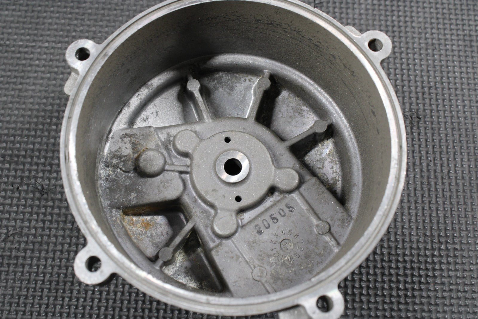 2013 HUSQVARNA TE511 OEM ENGINE MOTOR SIDE CLUTCH COVER 7729380 - hggarage