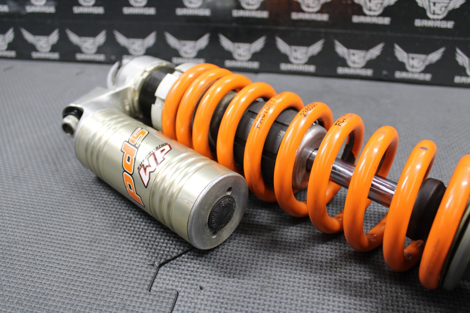 2004 KTM 125 200 SX OEM WP PDS REAR BACK SHOCK ABSORBER SUSPENSION 1218Y767 GOOD - hggarage