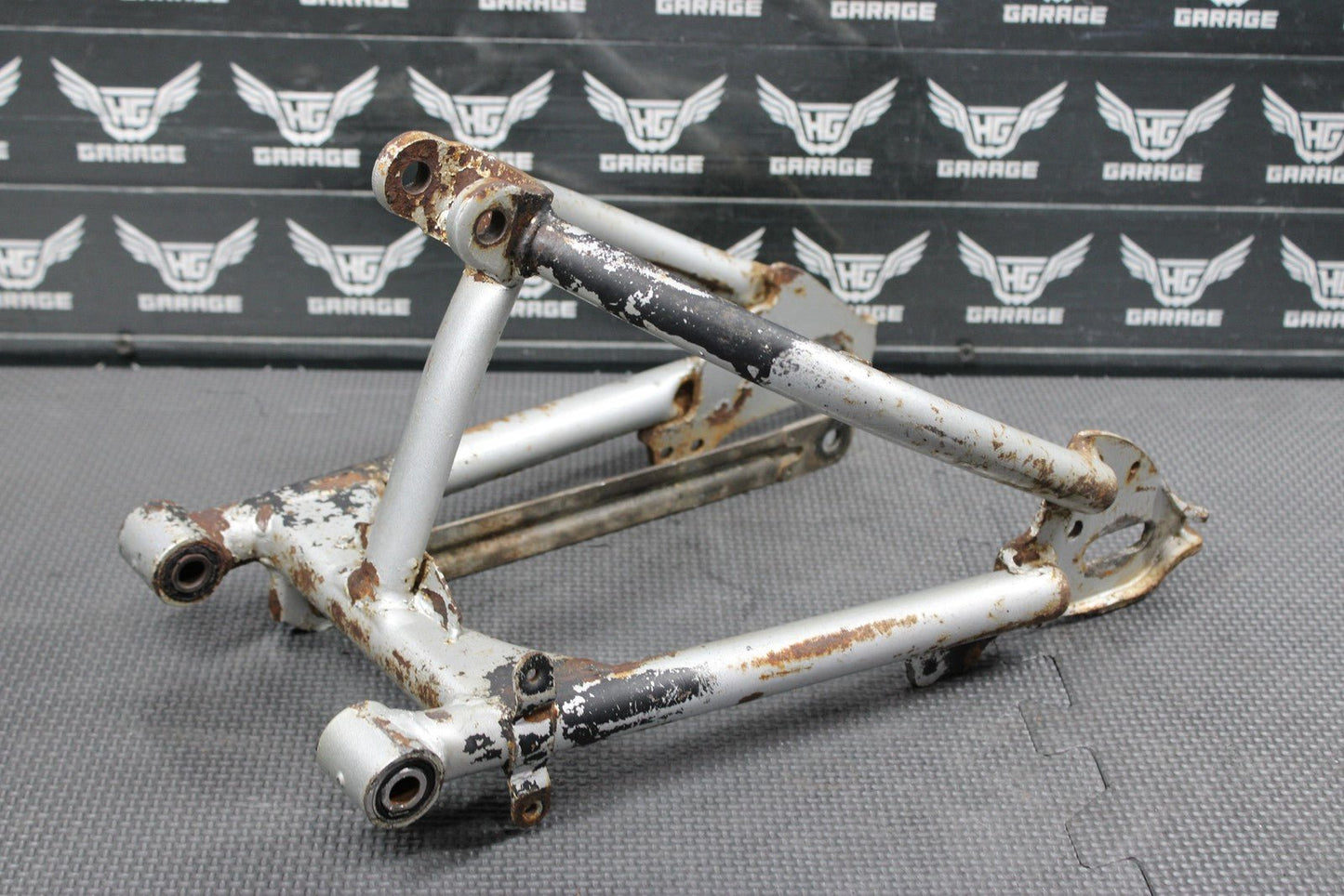1985 YAMAHA PW80 OEM SWINGARM SWING ARM SUSPENSION - hggarage