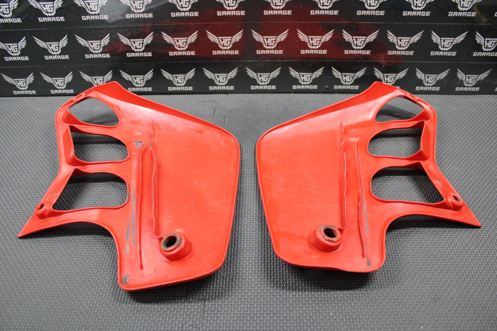 1988 HONDA CR250R OEM LEFT RIGHT TANK RADIATOR SHROUDS PLASTICS 19071 - KS7 - 830ZA - hggarage