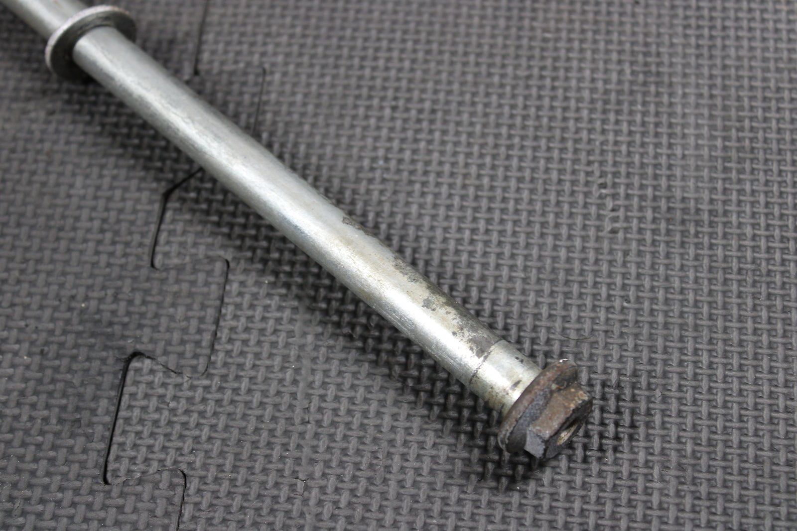 1986 HONDA XR250L XR250R OEM REAR BACK SWINGARM BOLT SUSPENSION PIVOT AXLE - hggarage