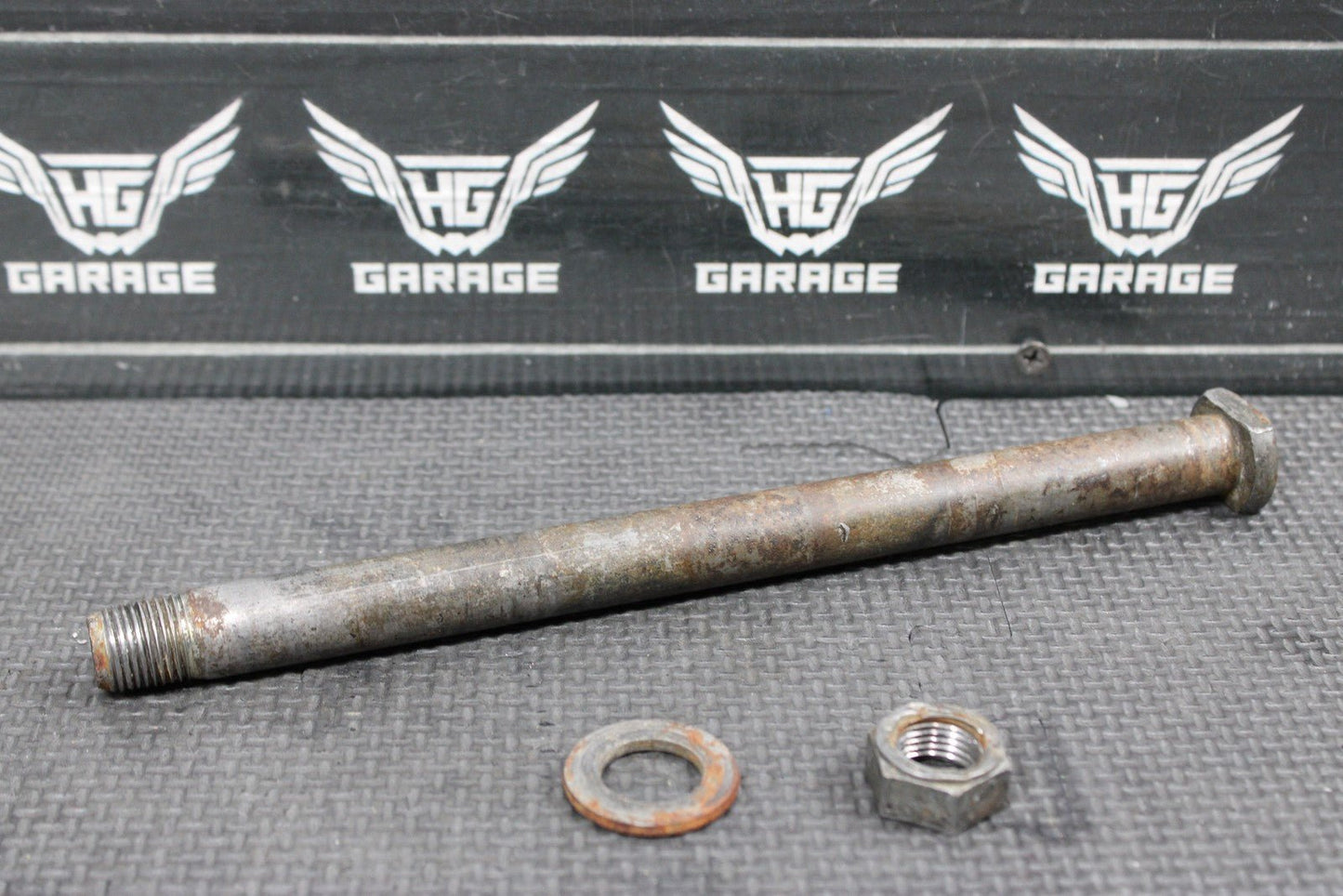 1996 SUZUKI RM250 OEM REAR BACK SWINGARM BOLT SUSPENSION PIVOT AXLE 61211 - 28C00 - hggarage