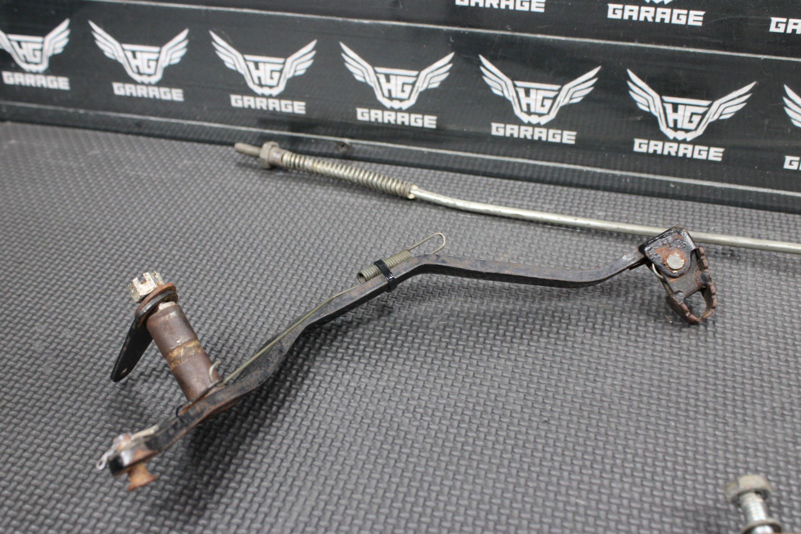 2005 SUZUKI DR200SE OEM RIGHT REARSET BRAKE FOOT PEDAL BRAKE ROD ARM 43120 - 44A12 - hggarage