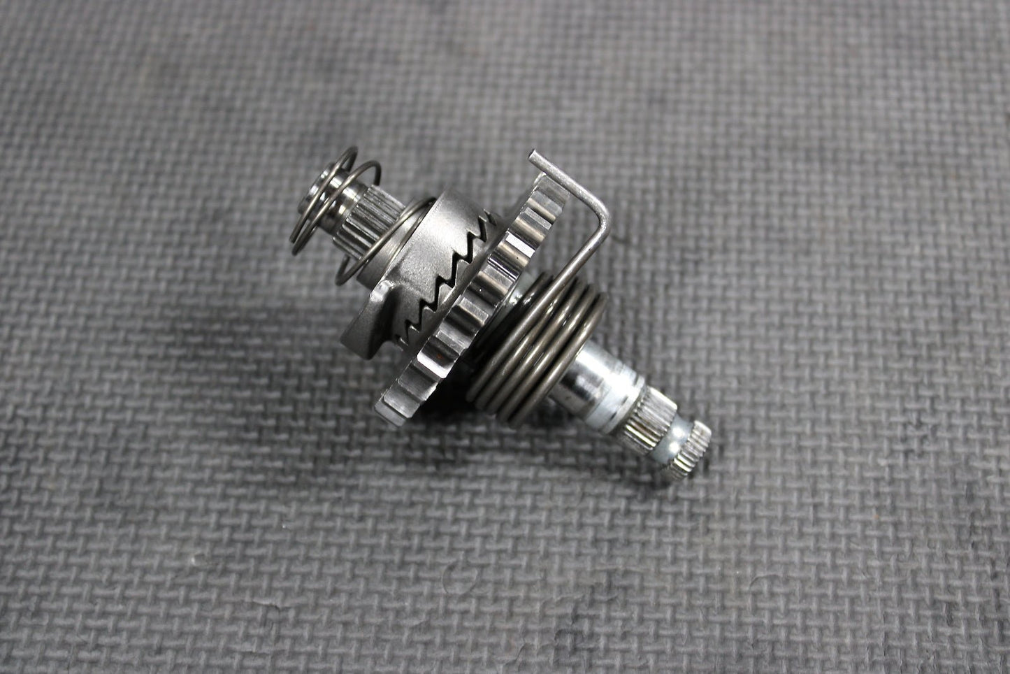 1999 HONDA OEM KICKSTART KICK START SHAFT W IDLER GEAR 28211 - GC4 - 600 28251 - GC4 - 7 - hggarage