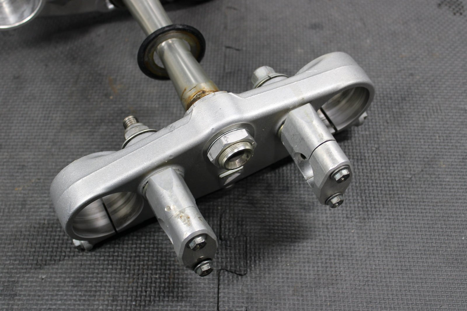 2002 HONDA CRF450R OEM FRONT FORKS LOWER UPPER TRIPLE TREE STEM - hggarage