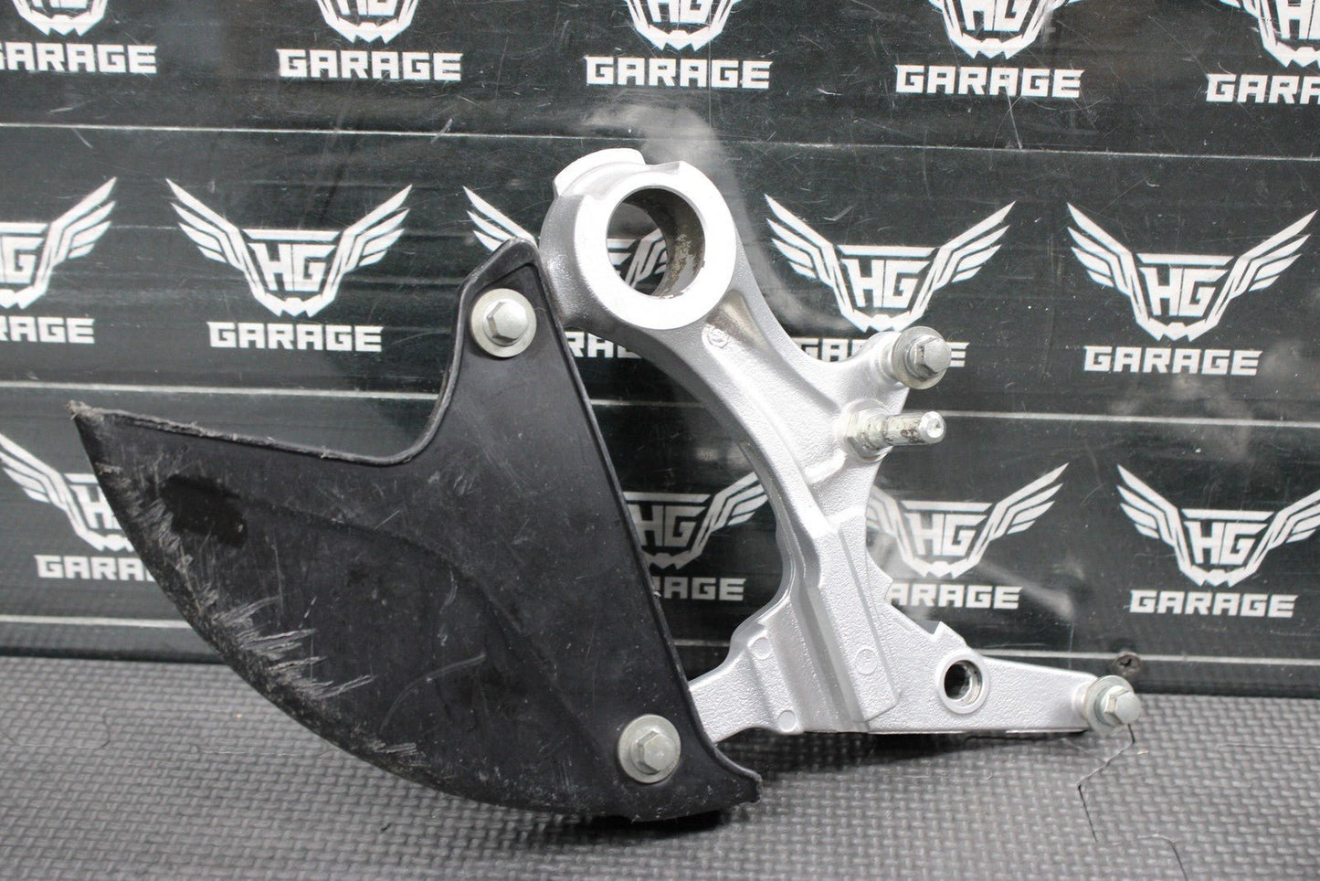 2014 KAWASAKI KX250F 04 - 18 OEM NISSIN REAR BACK BRAKE CALIPER HANGER 43080 - 0230 - hggarage