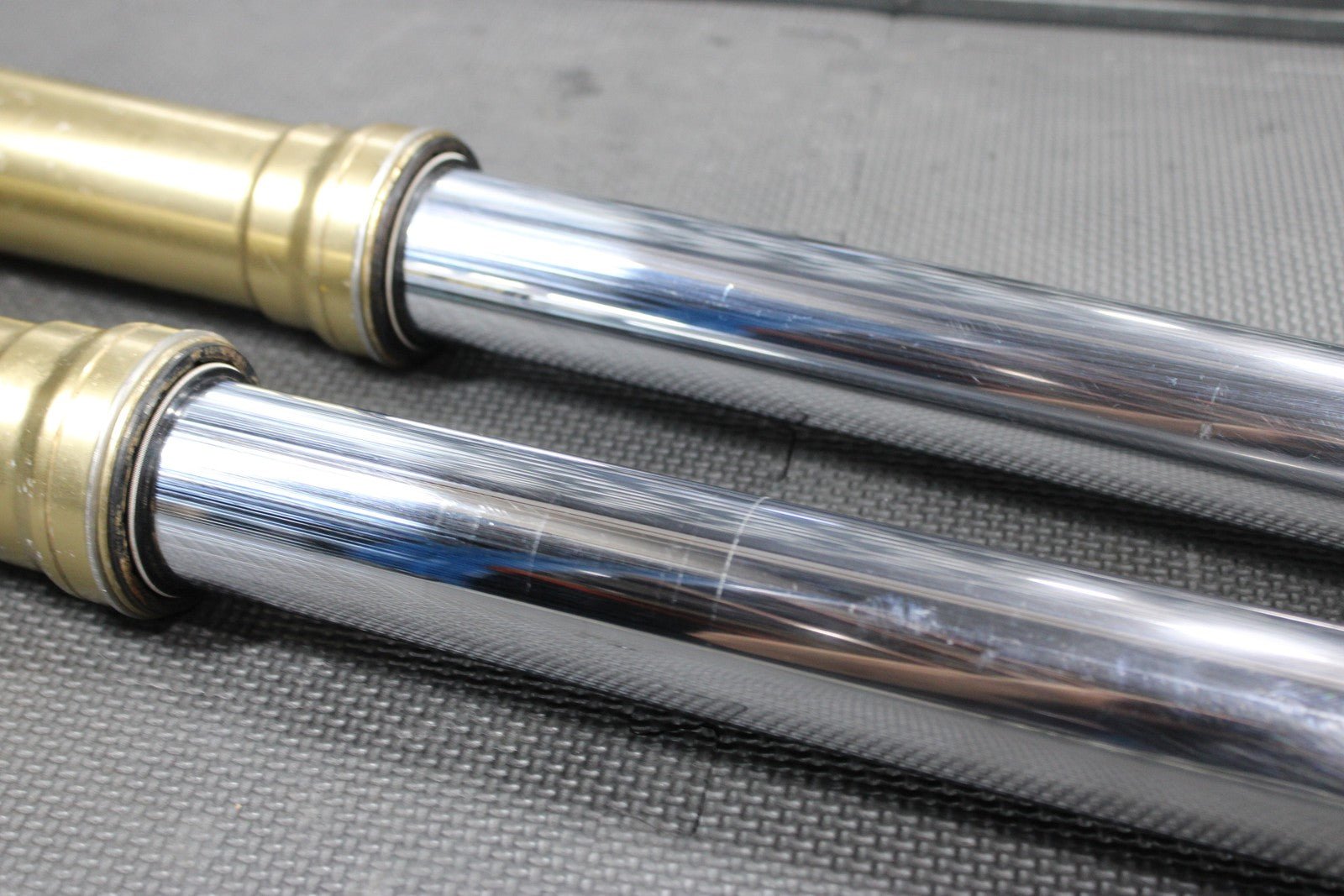 2007 HONDA CRF450R 05 - 07 OEM SHOWA RIGHT LEFT FRONT SUSPENSION FORKS SHOCKS - hggarage