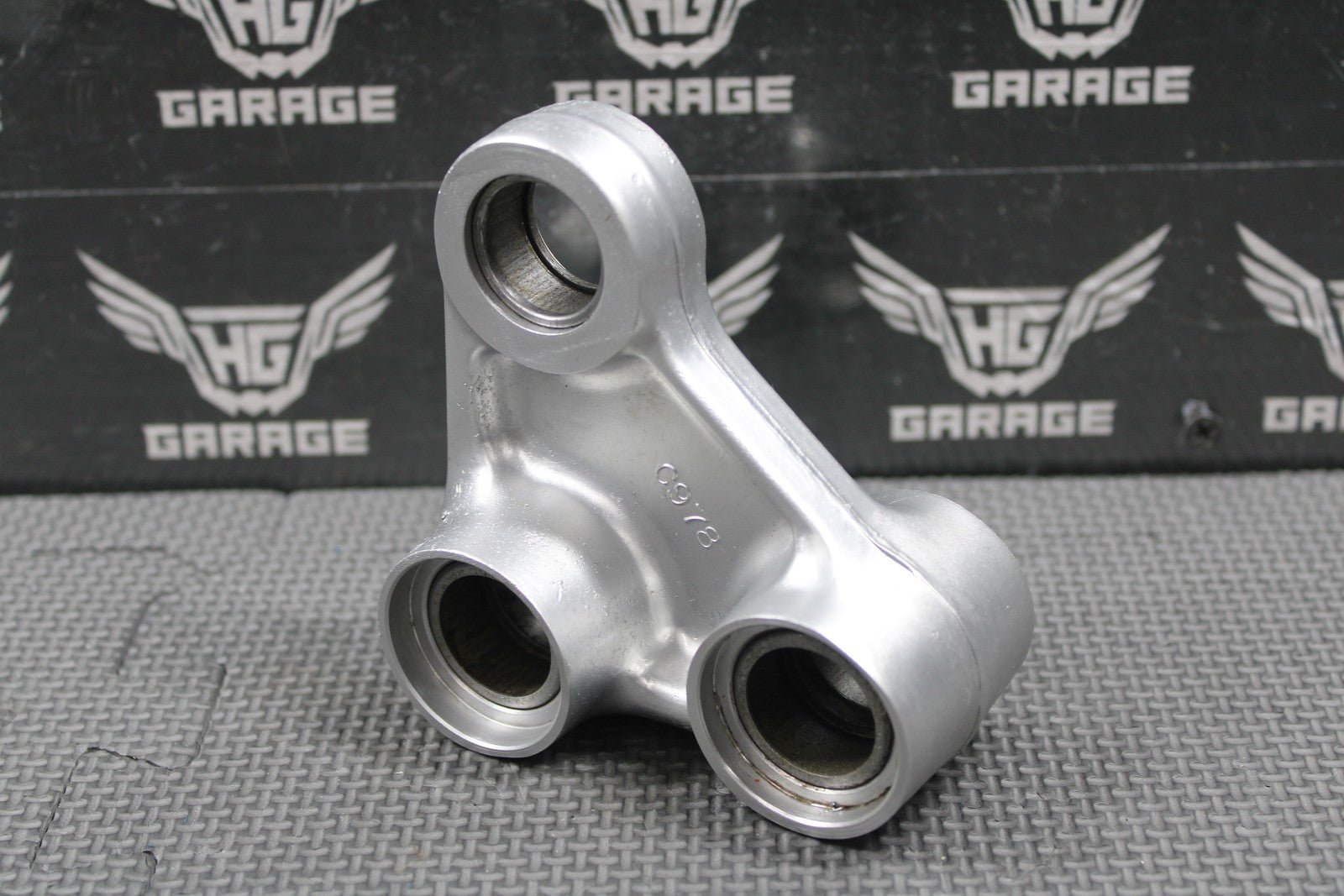 1997 HONDA CR250R OEM REAR SHOCK LINKAGE CUSHION ARM SET S52465 - KZ3 - B00 NICE! - hggarage