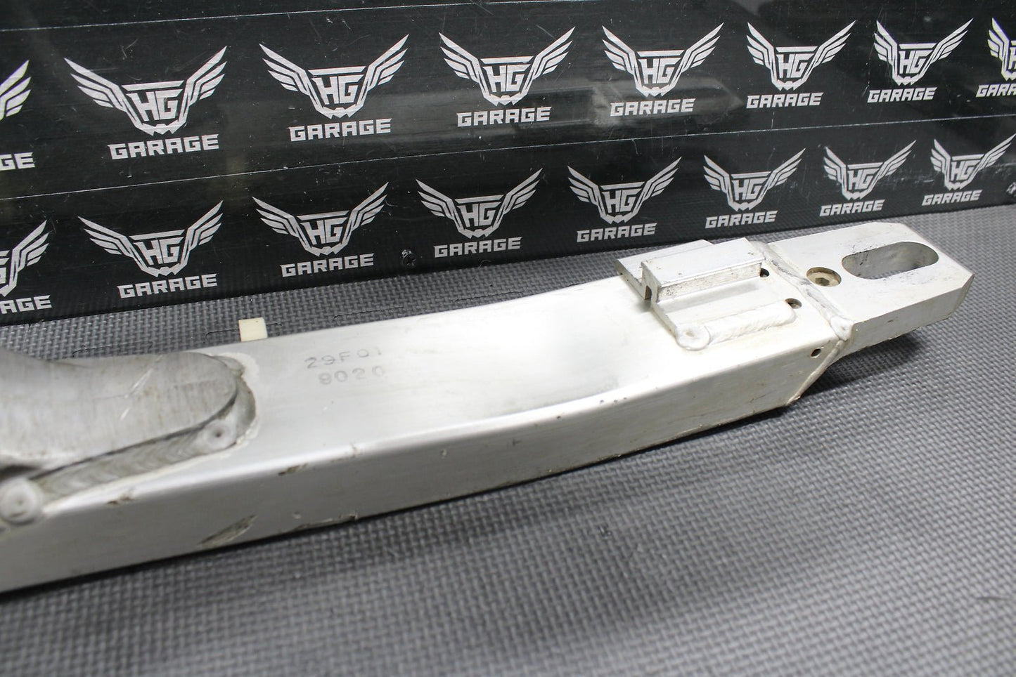 2000 SUZUKI 00 - 07 DRZ400 DRZ400E OEM SWINGARM SWING ARM SUSPENSION 61000 - 29F00 - hggarage