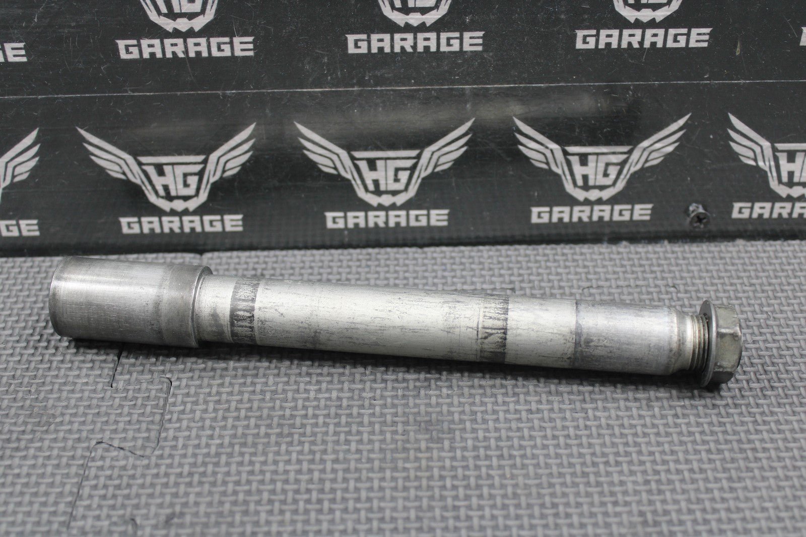 2020 YAMAHA YZ250F OEM FRONT WHEEL RIM AXLE PIVOT BOLT SHAFT 1SL - 25181 - 00 - 00 - hggarage