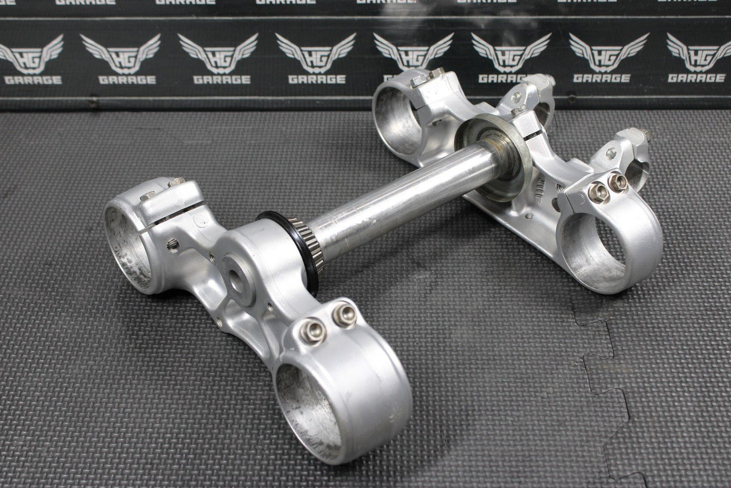 2000 KTM 250 EXC OEM FRONT FORKS LOWER UPPER TRIPLE TREE STEM CLAMP 59001034020 - hggarage