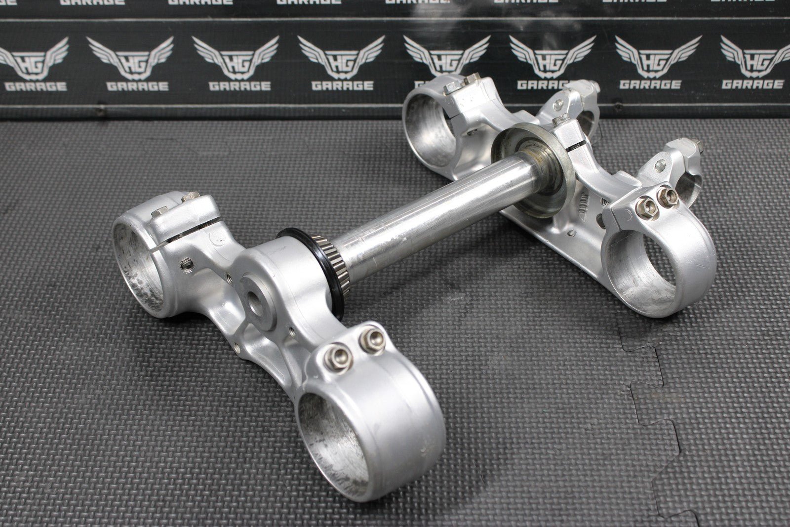 2000 KTM 250 EXC OEM FRONT FORKS LOWER UPPER TRIPLE TREE STEM CLAMP 59001034020 - hggarage