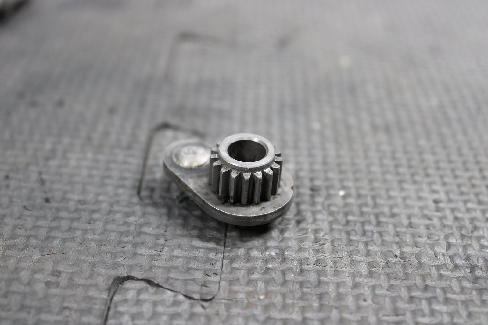 2000 Kawasaki KX125 OEM Engine Power Valve Governor 13168 - 1662 49116 - 1195 - hggarage