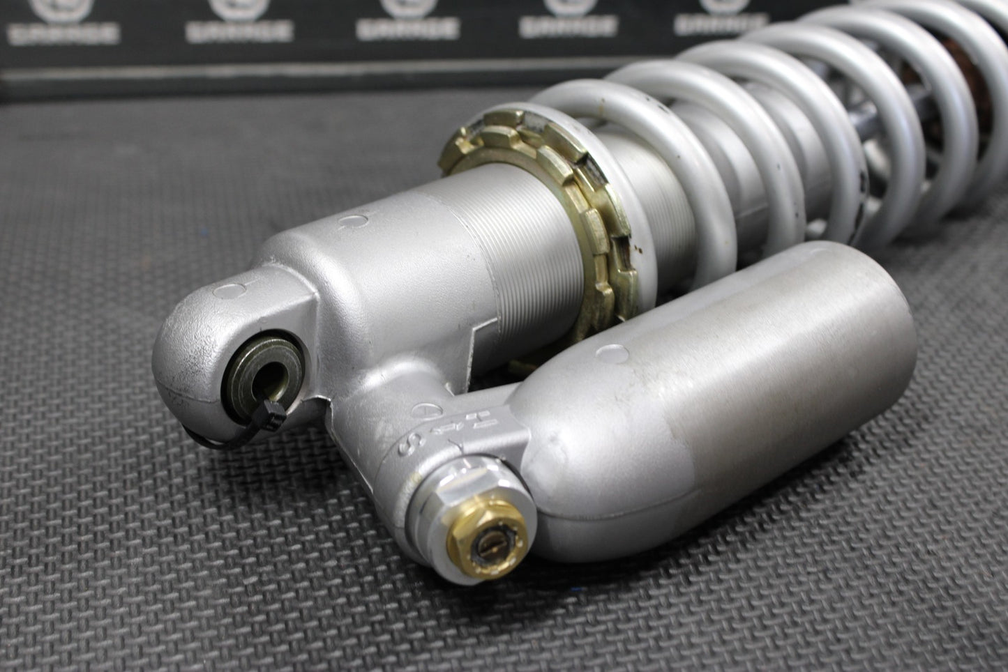 2005 YAMAHA YZ450F OEM REAR BACK SHOCK ABSORBER SUSPENSION 5XD - 22210 - 50 - 00 NICE! - hggarage
