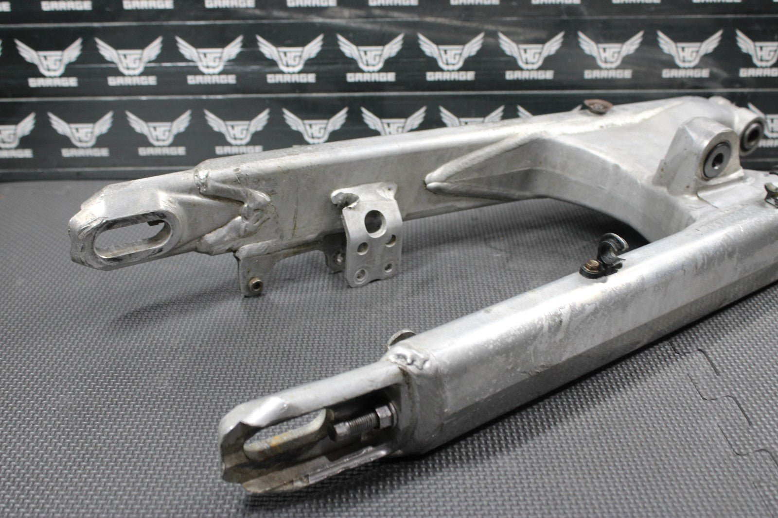 2000 KTM 125 200 250 300 380 OEM SWINGARM SWING ARM SUSPENSION 50304030244 - hggarage