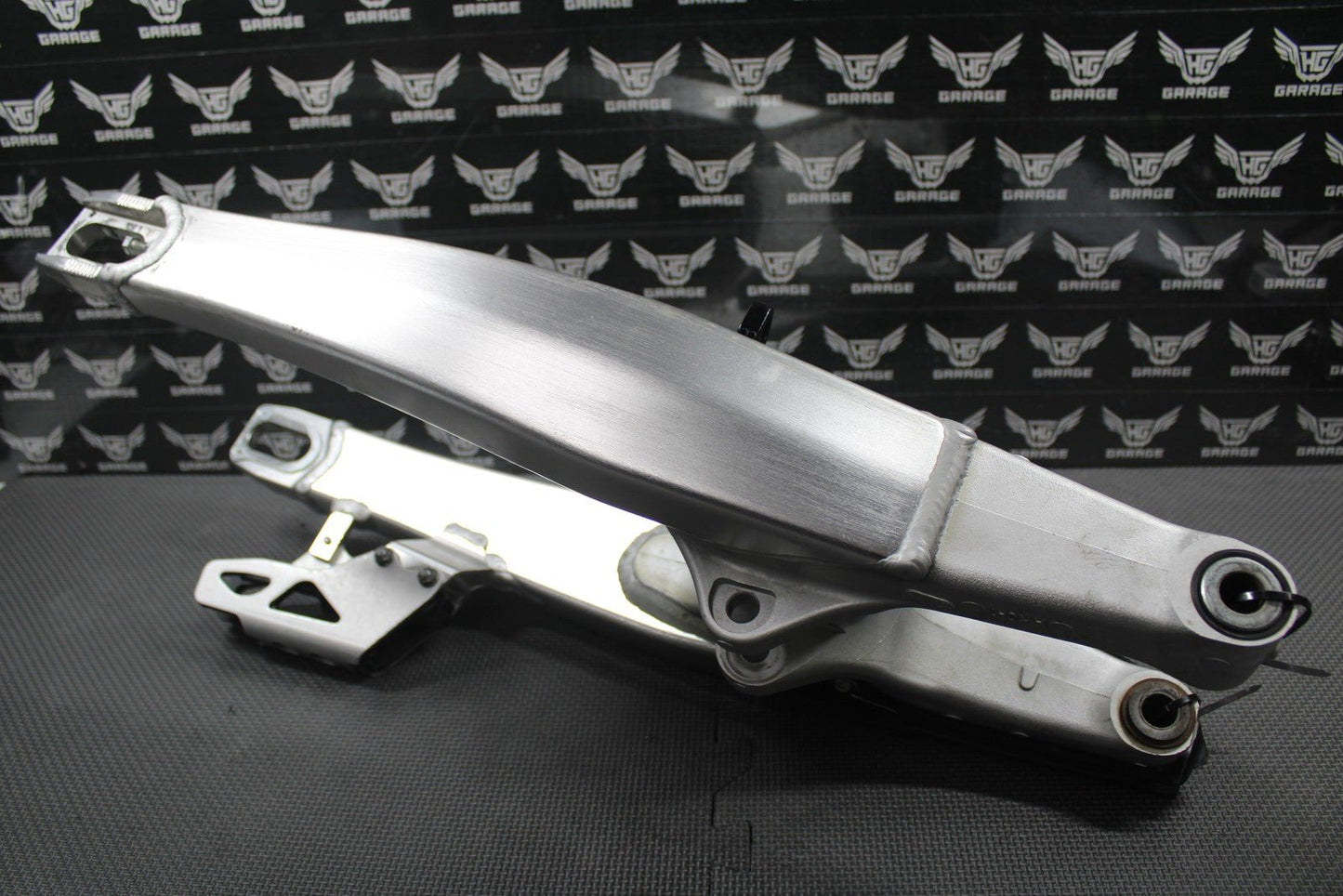 2019 SUZUKI 19 - 21 RMZ250 OEM SWINGARM SWING ARM SUSPENSION 61000 - 46K00 GOOD! - hggarage