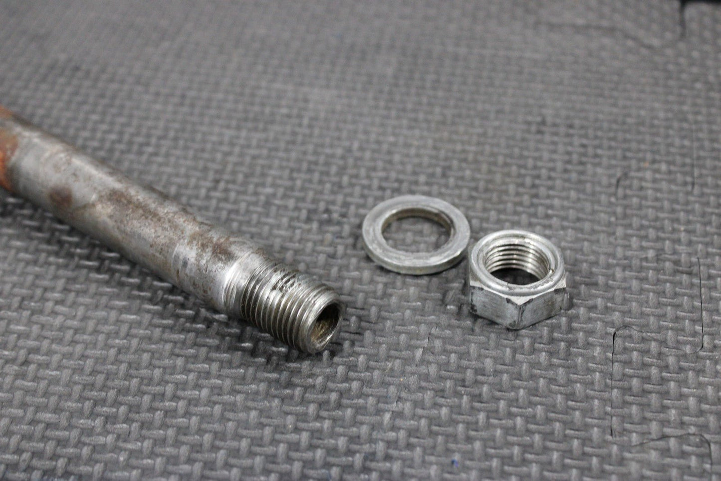 2006 YAMAHA YZ450F OEM REAR BACK SWINGARM BOLT SUSPENSION PIVOT AXLE 1C3 - 22141 - 1 - hggarage
